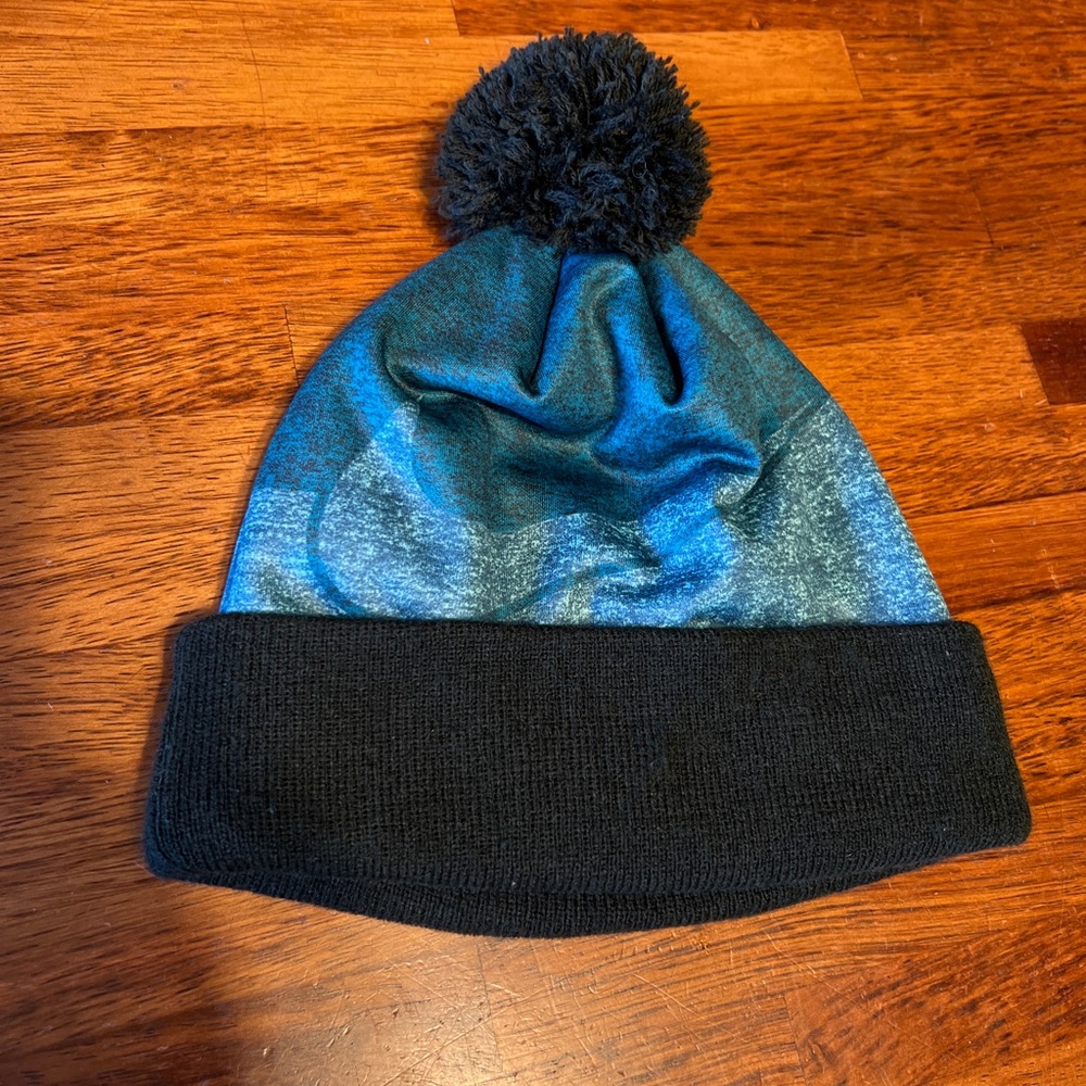 Youth Nike Swoosh Toque Winter Hat Like New